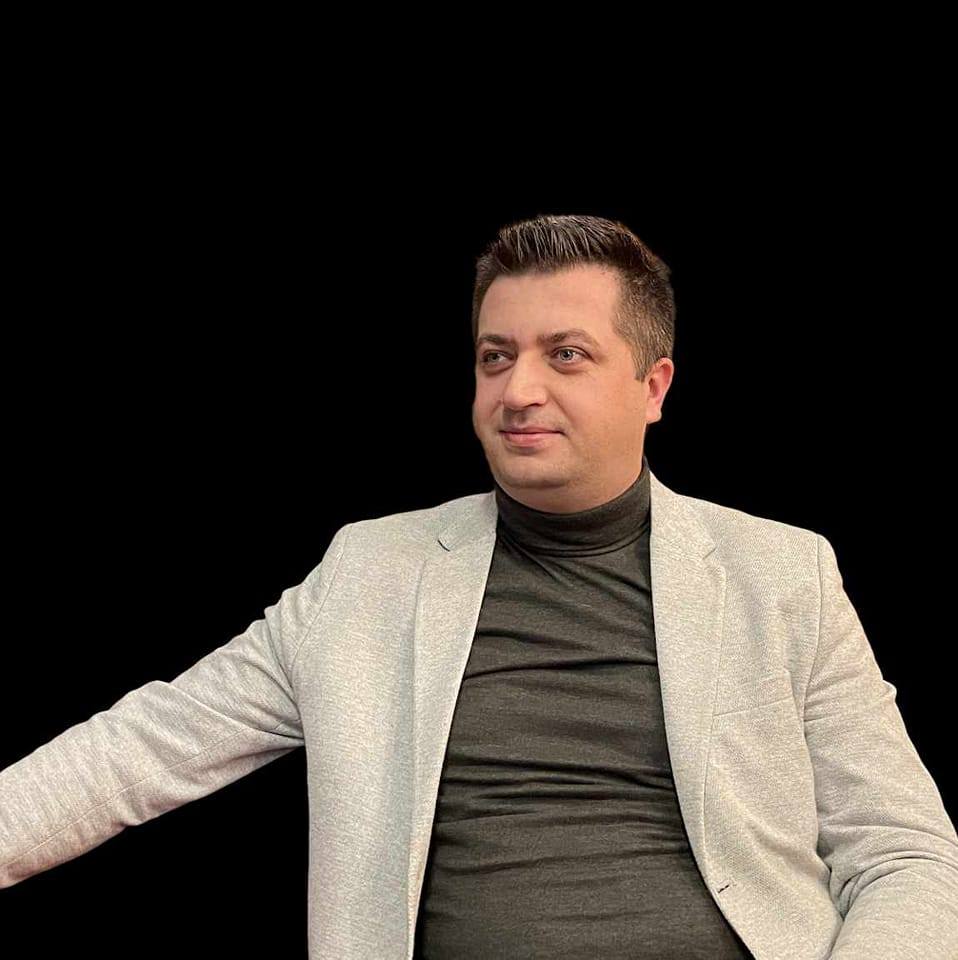 Emir Hasanović Vlasnik agencije za digitalni marketing PLU